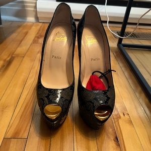 CHRISTIAN LOUBOUTIN Black/Brown Patent Leather Arabesque Highness Peep-Toe Pumps